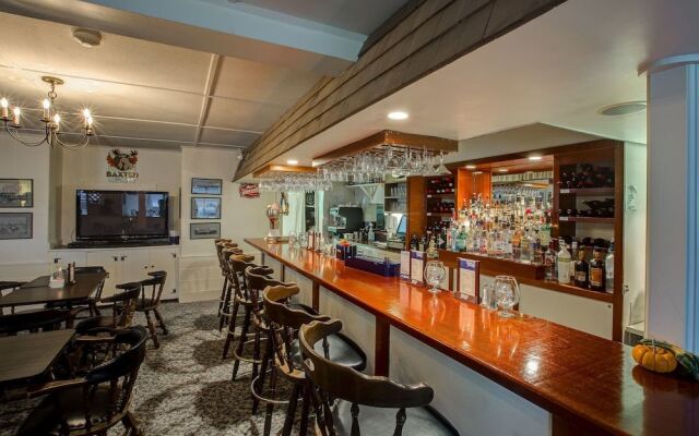 Bluebird Ocean Point Inn