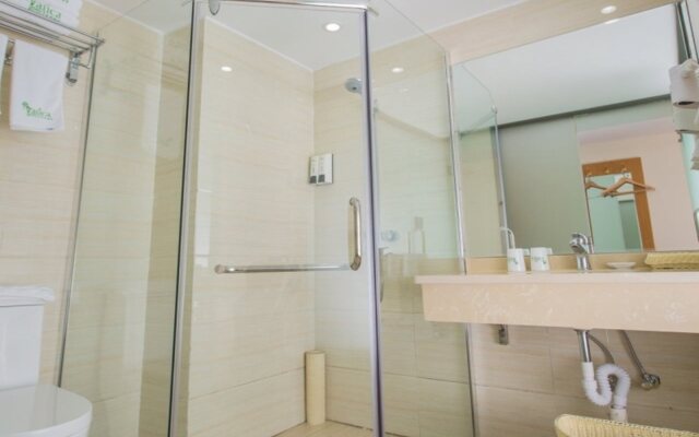 Vatica Chongqing University Town Subway Station Hee Street Pedestrian