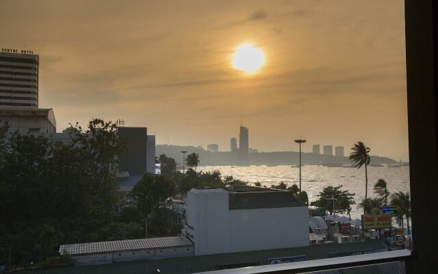 Serenotel Pattaya Beach Front