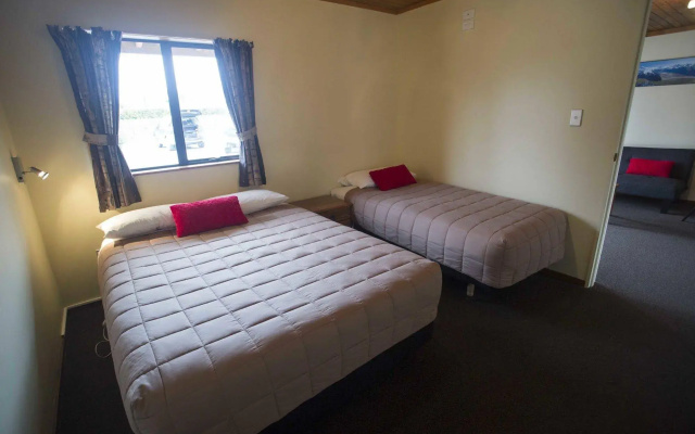 Pinewood Motels