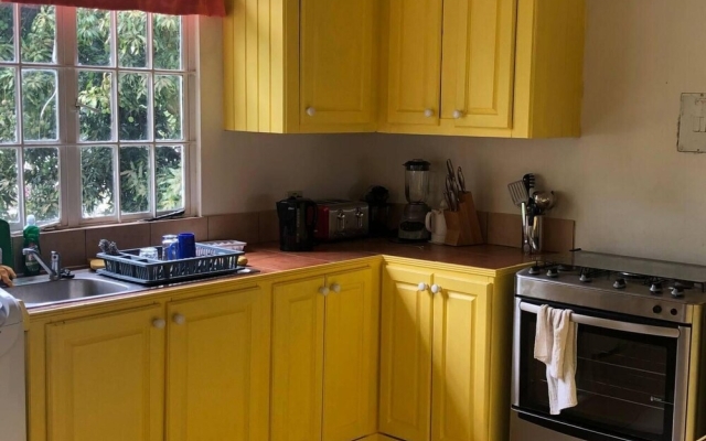 4-bed With En-suite Bathrooms Villa in Bethel