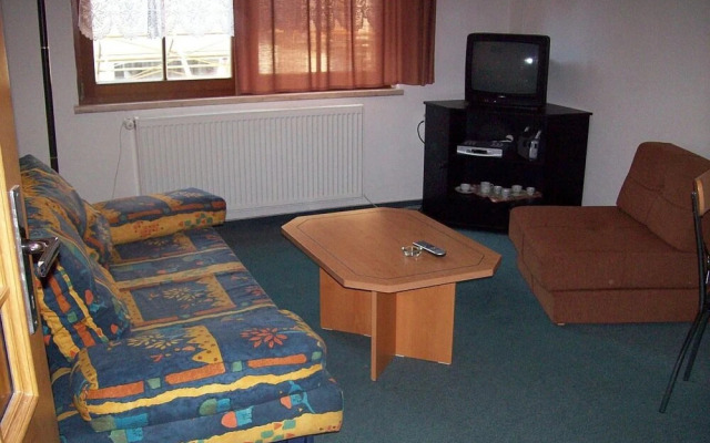 Apartment J Chymov 2