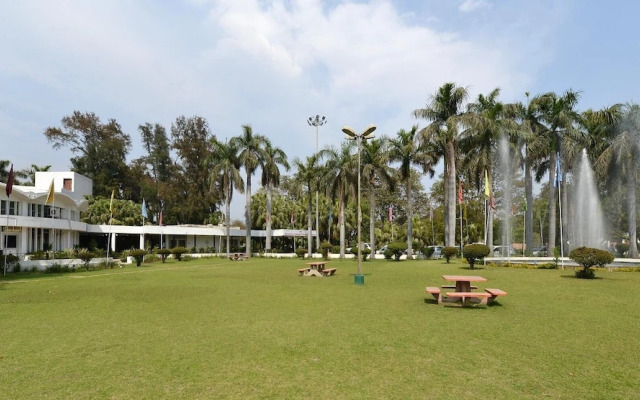 Tilyar Hotel And Resort