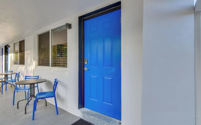 2 Mi to Ocean: Dog-friendly Hallandale Beach Condo