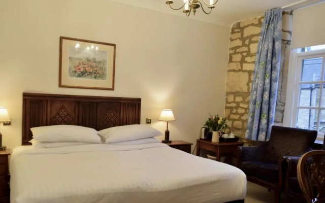Noel Arms Hotel