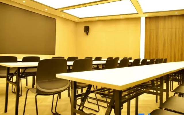 IntercityHotel Urumqi Beijing Road Torch Tower – Business – Urumqi