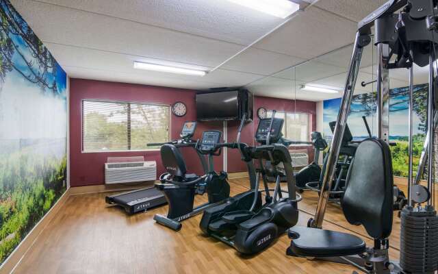 Clarion Pointe Jamestown - Falconer