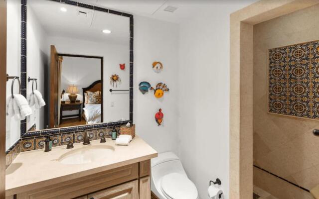 Best Executive-Style Luxury Residence on Property