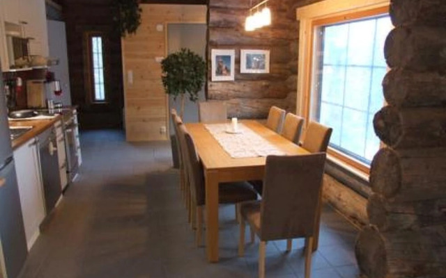Holiday Home Muuttohaukka