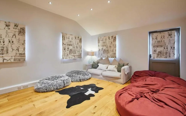 Host Stay Coed Barn