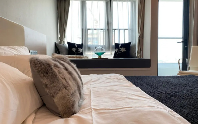 Rho Hotel