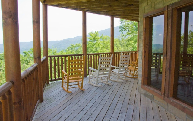 PARADISE FOUND - 3 Br Cabin