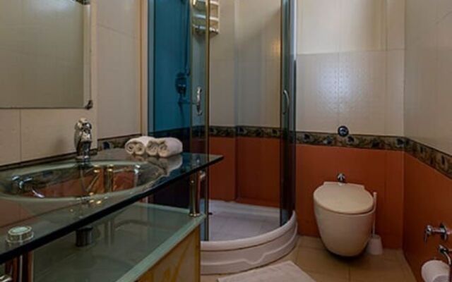 Hotel Raj Niwas