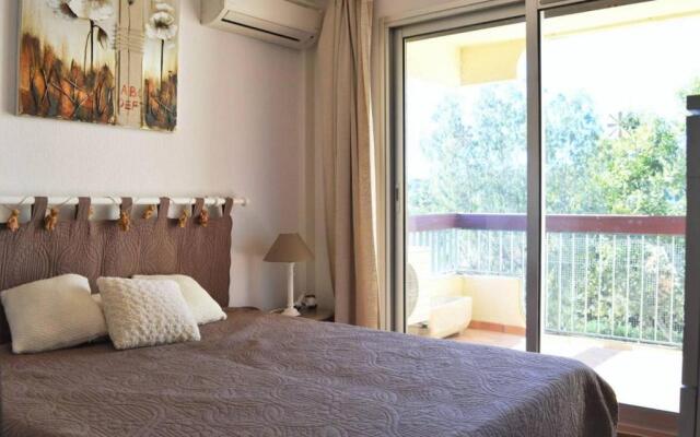 Appartement Le Lavandou, 2 pièces, 4 personnes - FR-1-251-200