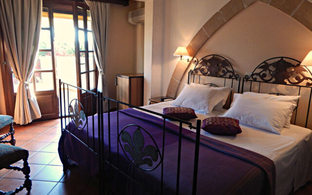 S. Nikolis Historic Boutique Hotel