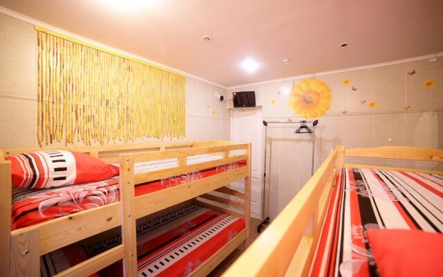 VIVA Hostel