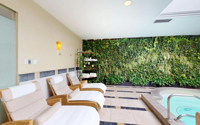 Marquis Sky Suites
