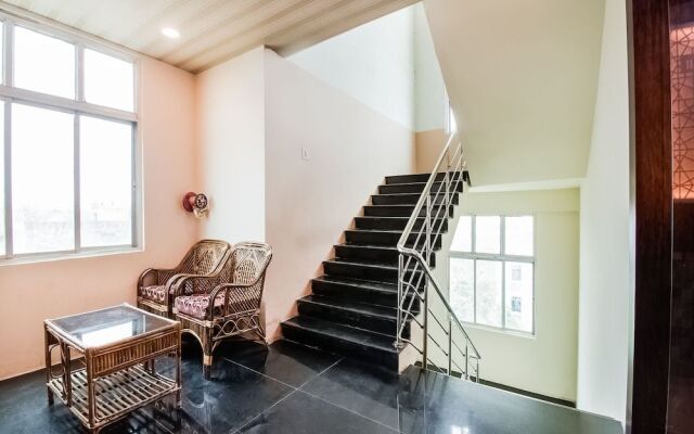 OYO 45609 The Legend Inn