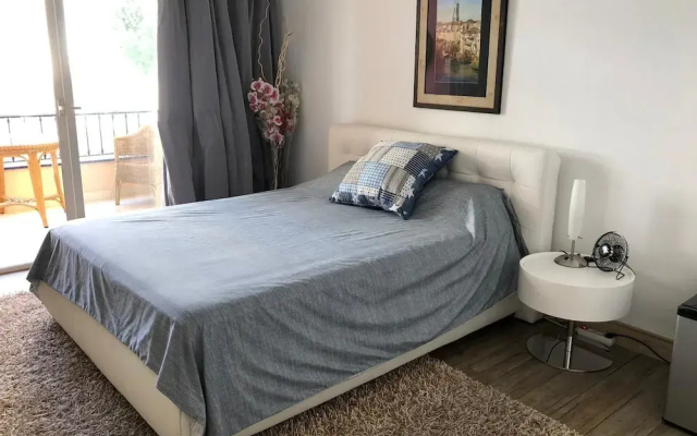 Room "golden Mile Marbella"