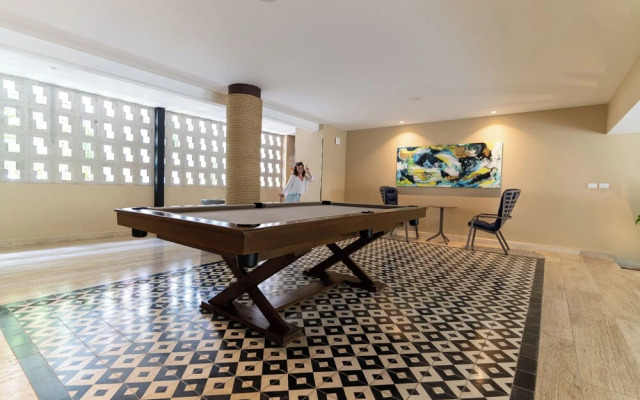 Luxurious Studio Rooftop Pool BBQ Gym