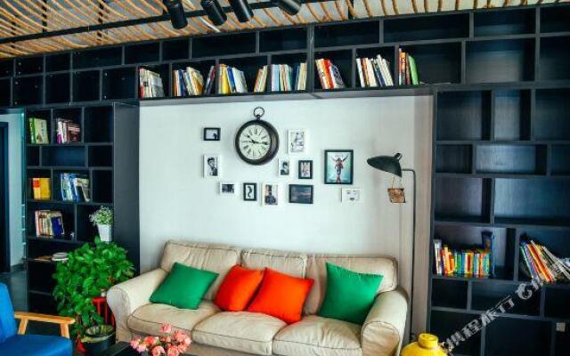 Laodao Library Hostel