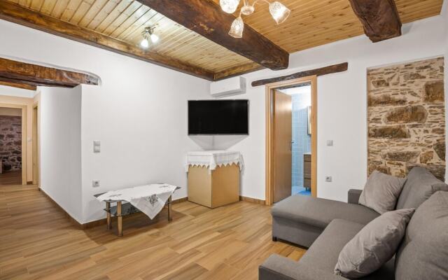 Maria s House With View in Kambos