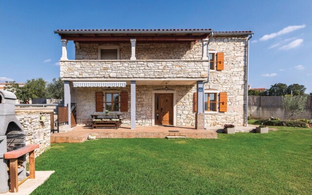 Awesome Home in Fazana With Wifi and 2 Bedrooms