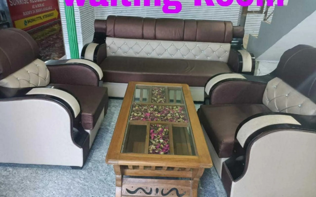 Spot On 93393 Sunrise Residency Oyo Hotel