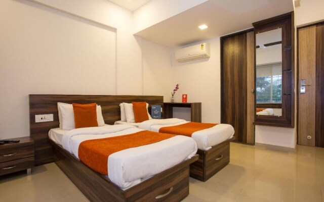 OYO 7673 The Ark Apartment Hotel