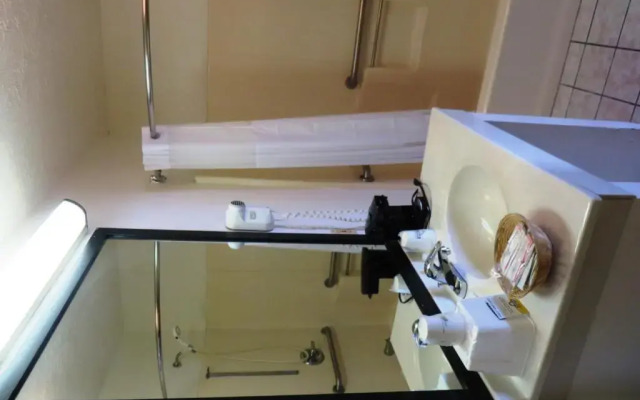 Days Inn By Wyndham Plainfield