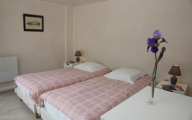 Apartment Ecureuil 200m2, 6 bedrooms - Living room with fireplace