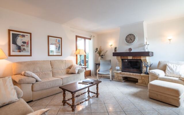 Superb Villa In Olonzac With Swimming Pool Close To Lake