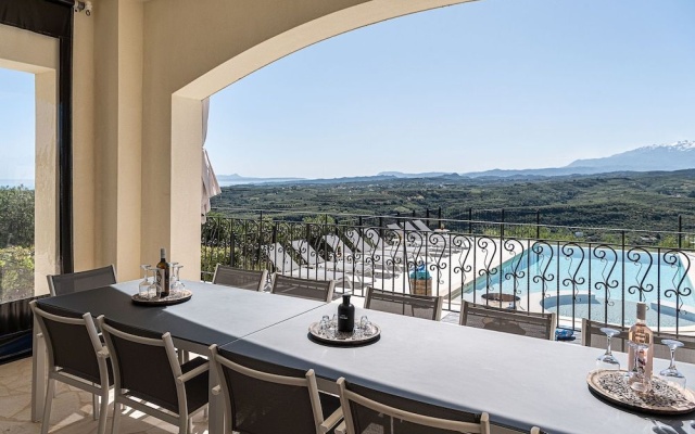 ZENtrum Holidays Crete | Villa Asteri