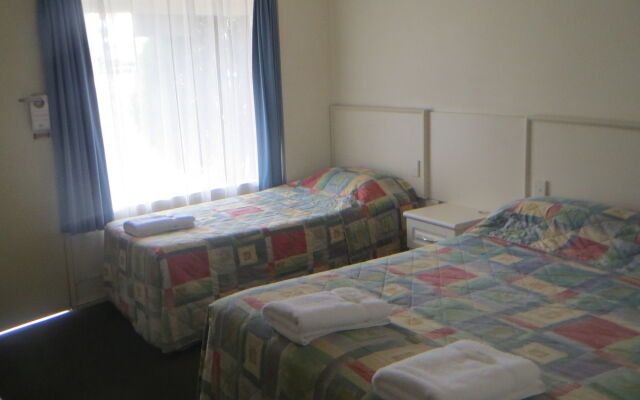 Coachman Hotel Motel