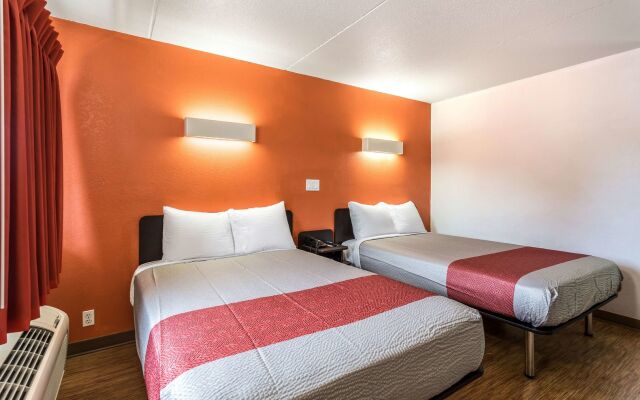 Motel 6 Evansville