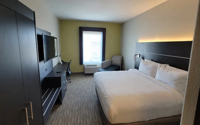 Holiday Inn Express & Suites Junction City, an IHG Hotel