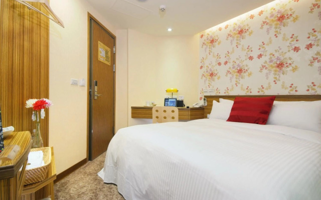 Golden Hotel