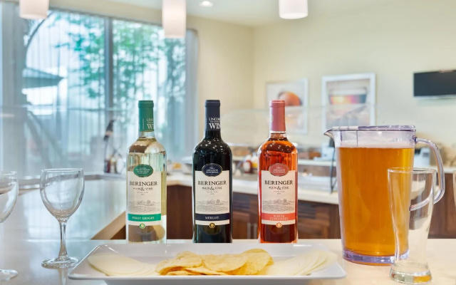 Staybridge Suites Miami International Airport by IHG