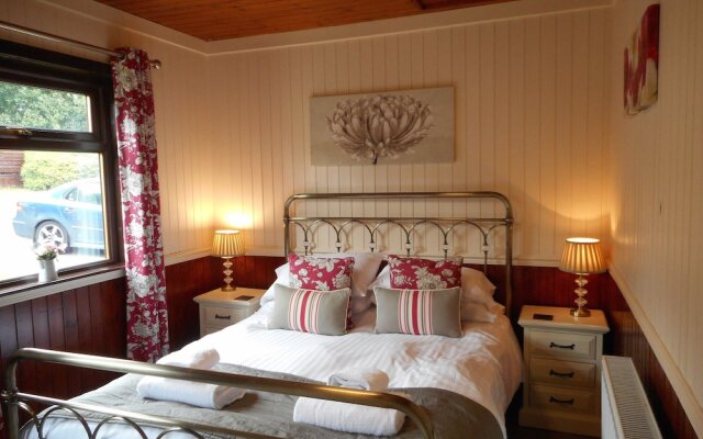 Bluebell Lodge 5 with Hot Tub