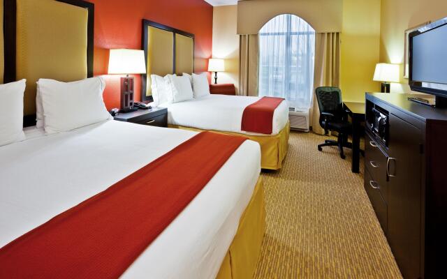 Holiday Inn Express Hotel and Suites Nashville-Opryland, an IHG Hotel