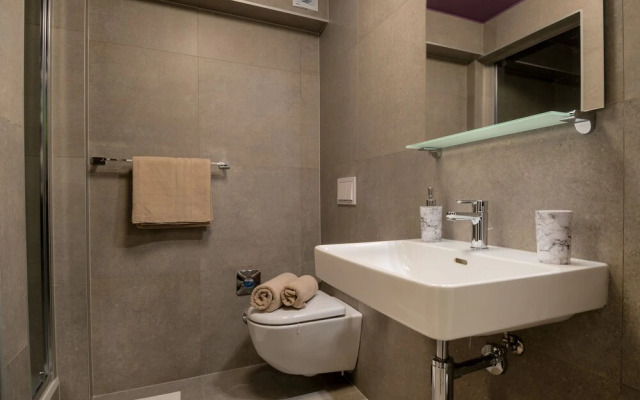 Annies stone studio & room