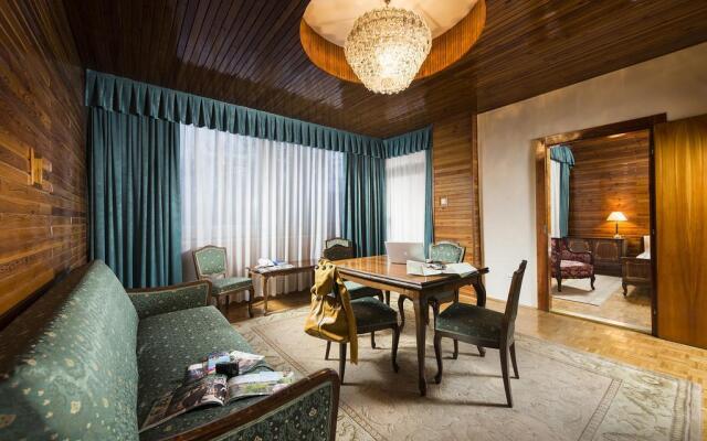 Ozoon Hotel