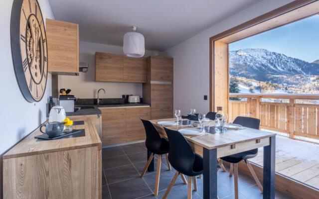 Sumptuous And Bright Apartment In Chalet Style