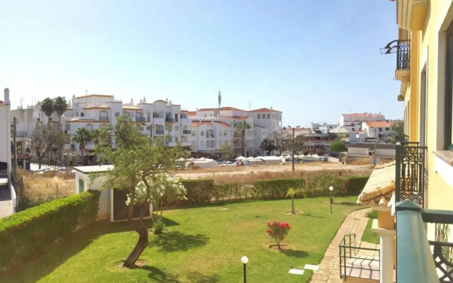 Edificio Sao Joao das areias Strip l OURA