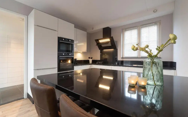 Beautiful Holiday Home With a Whirlpool