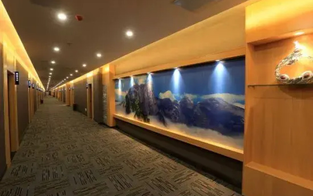 Noble International Hotel