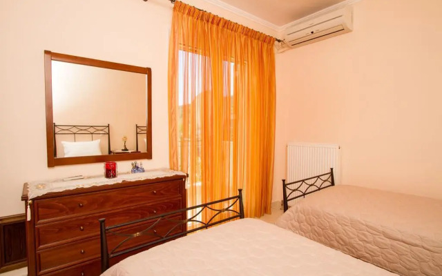 Lakis Apartments