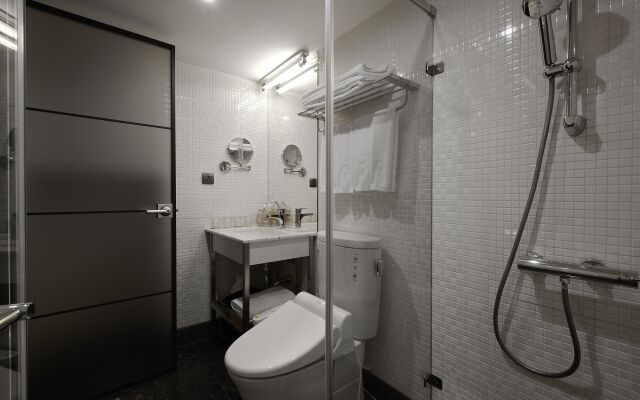 Red Dot Hotel