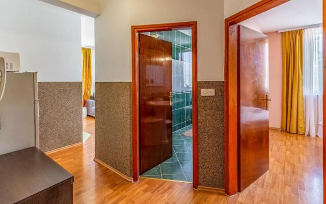 All Seasons Apartment