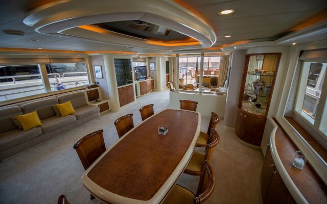 Mabruk lll Yacht